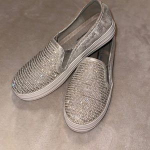 EUC Memory Foam Skechers Woman’s Size 8.5